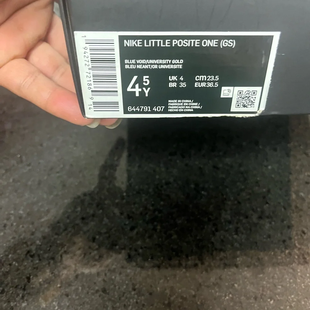 Sz 4.5 Nike Air Foamposite One GS 